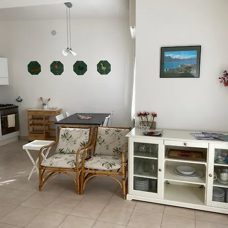 Oleander House * Torri Del Benaco